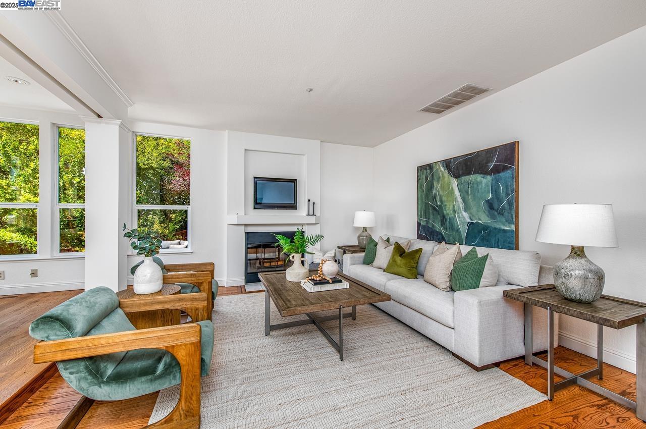 3650 Locke Ct