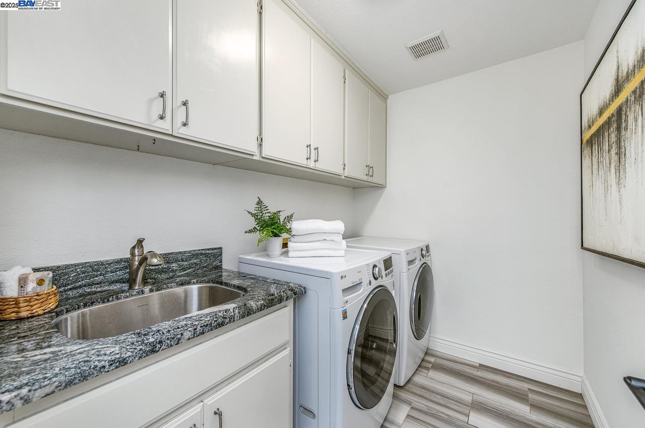 3650 Locke Ct
