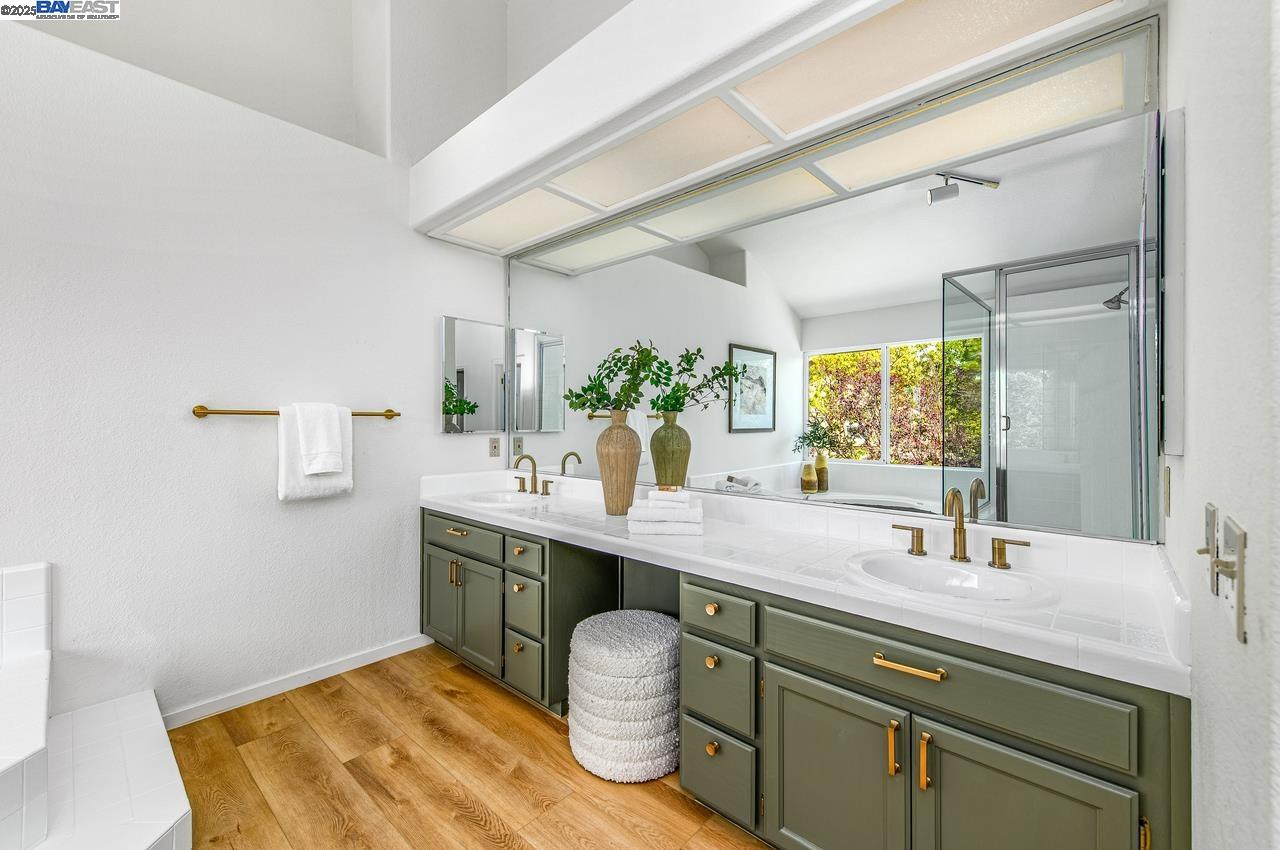 3650 Locke Ct