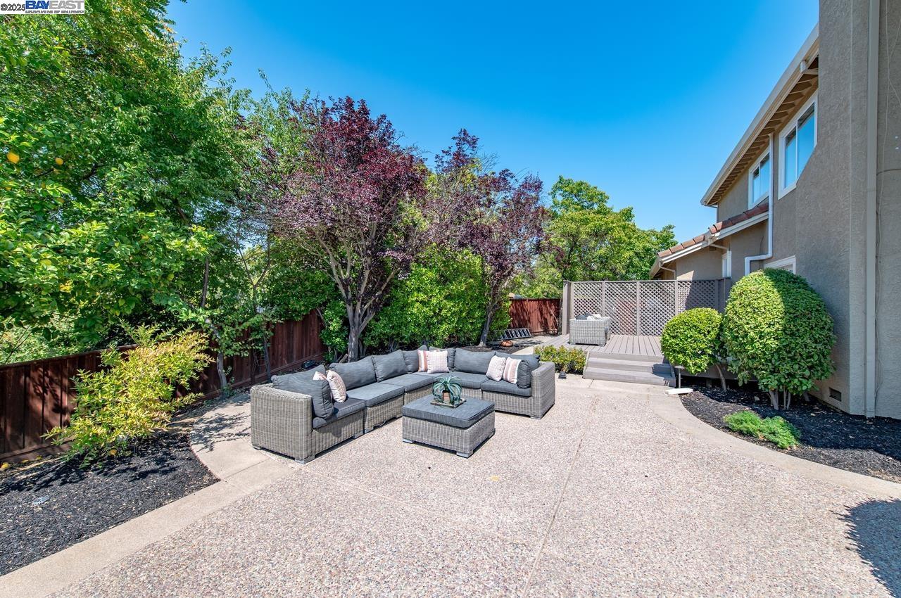 3650 Locke Ct