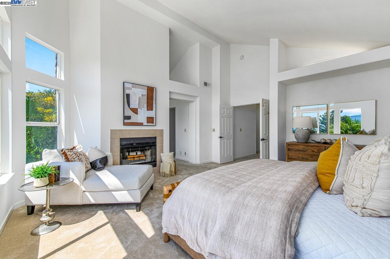 3650 Locke Ct