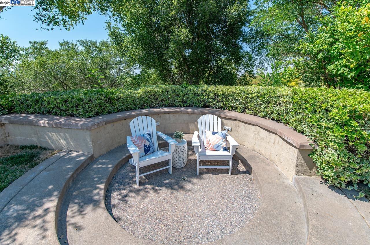 3650 Locke Ct