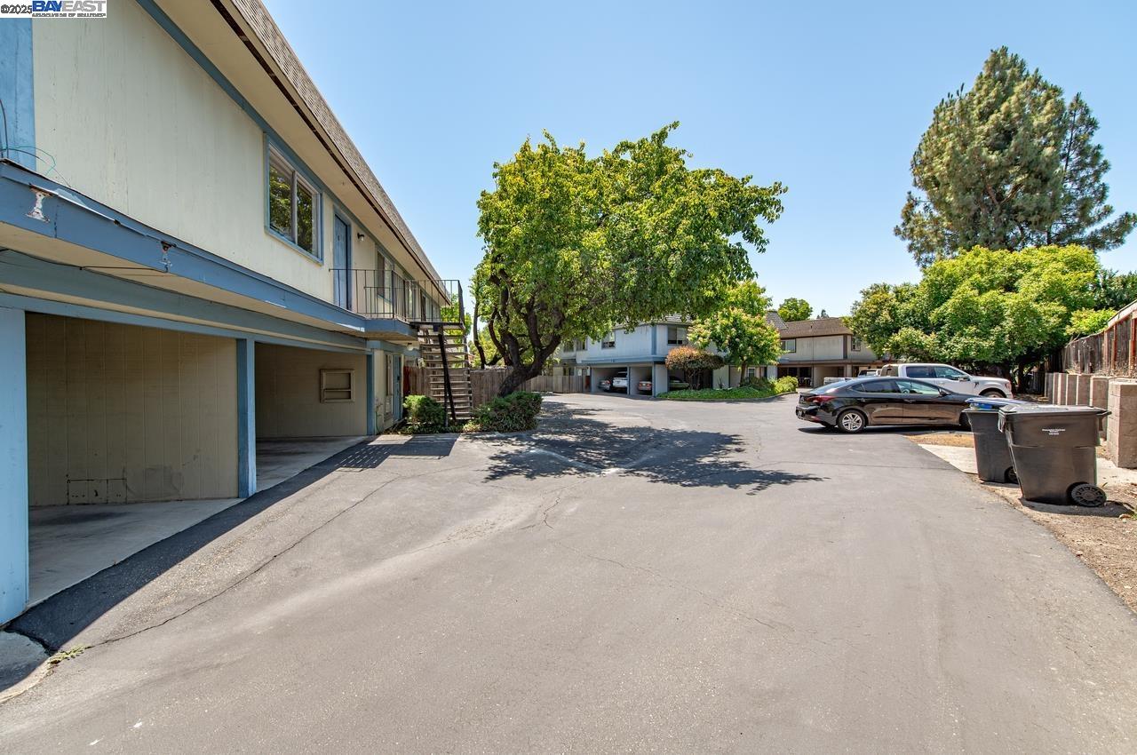 4327 Fairlands Dr