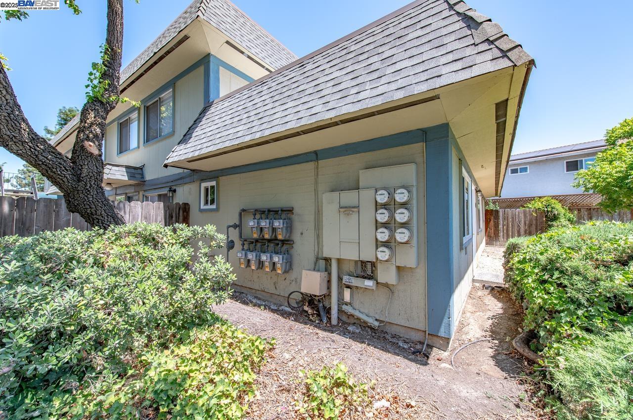 4327 Fairlands Dr