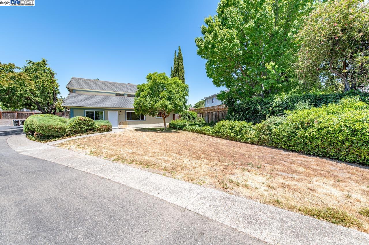 4327 Fairlands Dr