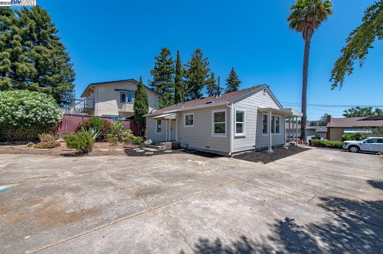 17673 Dorson Ln