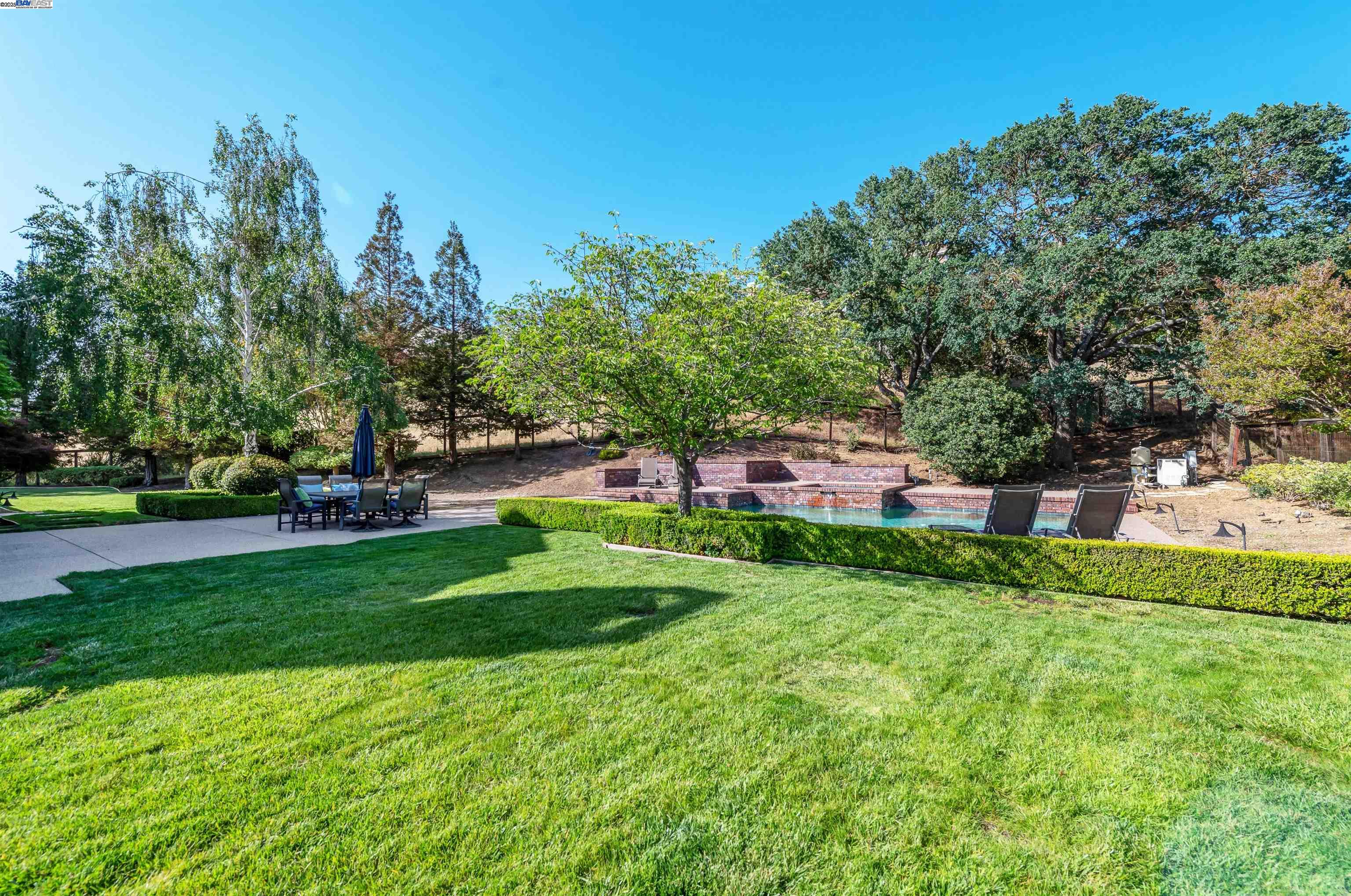 1398 Benedict Ct
