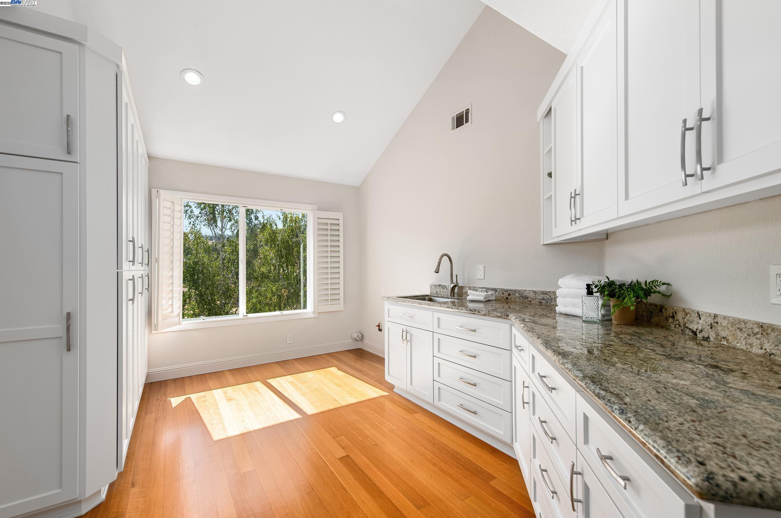1398 Benedict Ct