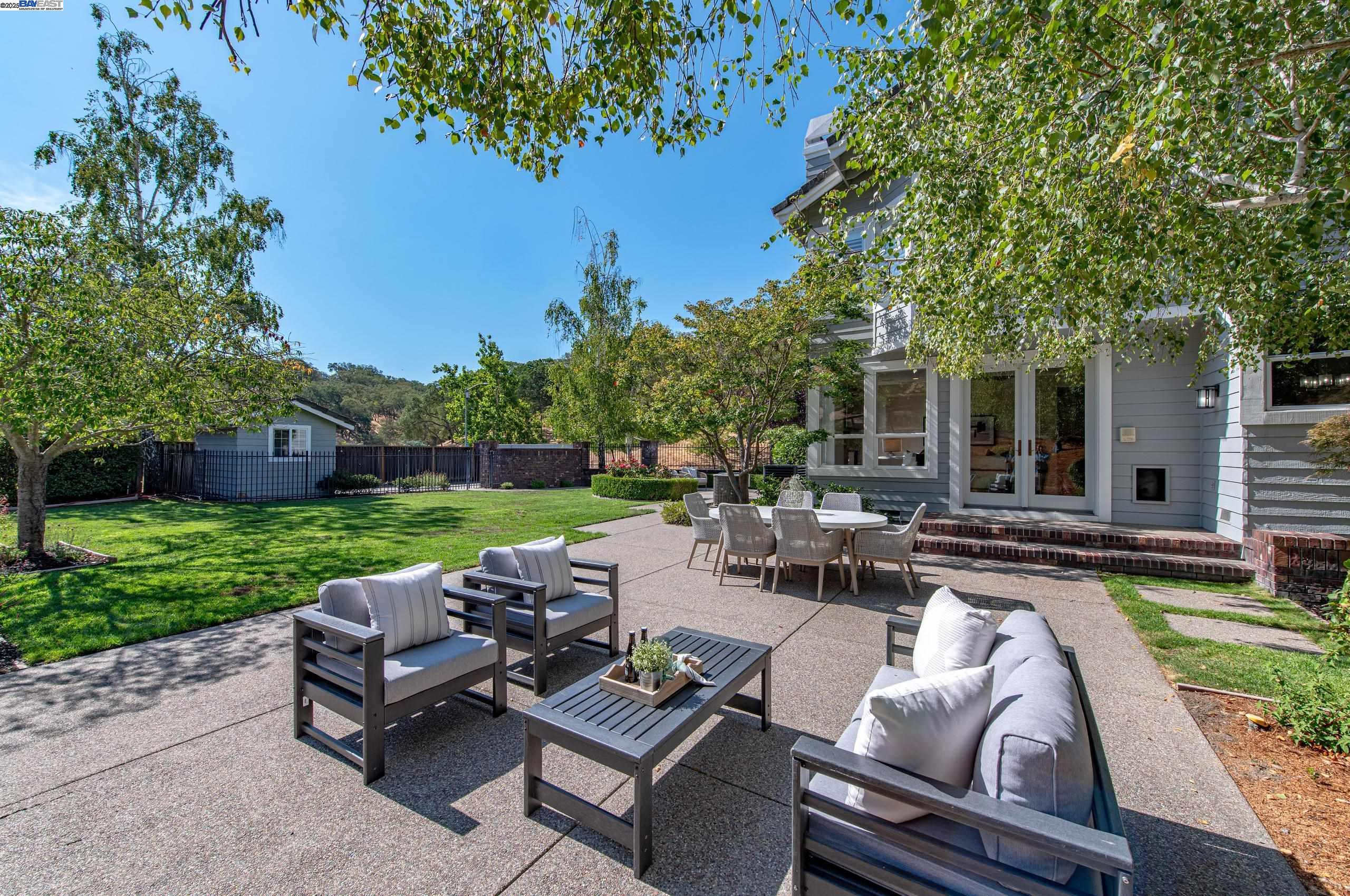 1398 Benedict Ct