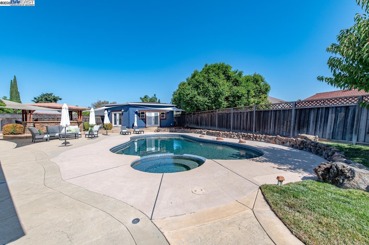 2050 Cotterell Ct