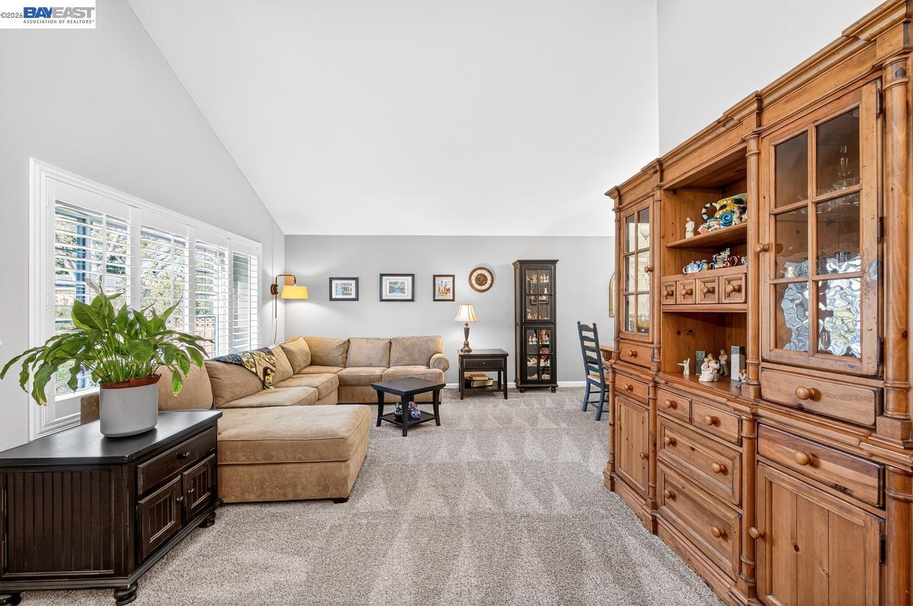 3227 Harvey Ct