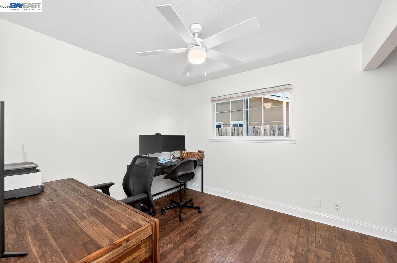 6857 Penn Dr