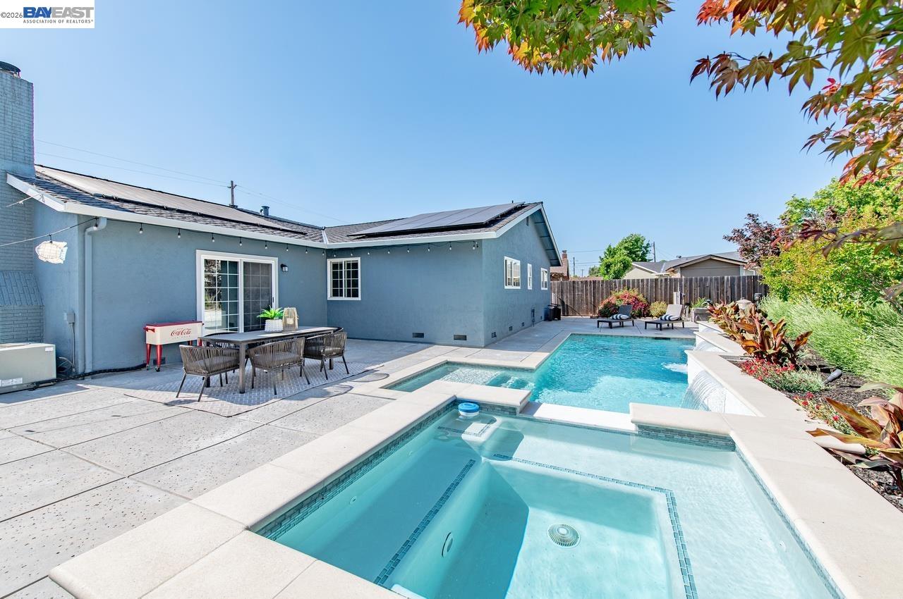6857 Penn Dr