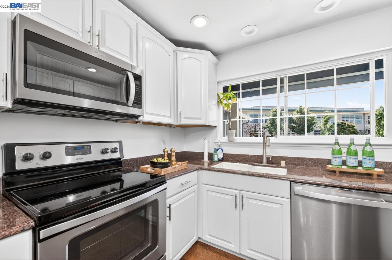 6857 Penn Dr