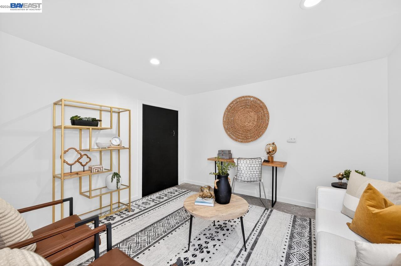 6857 Penn Dr