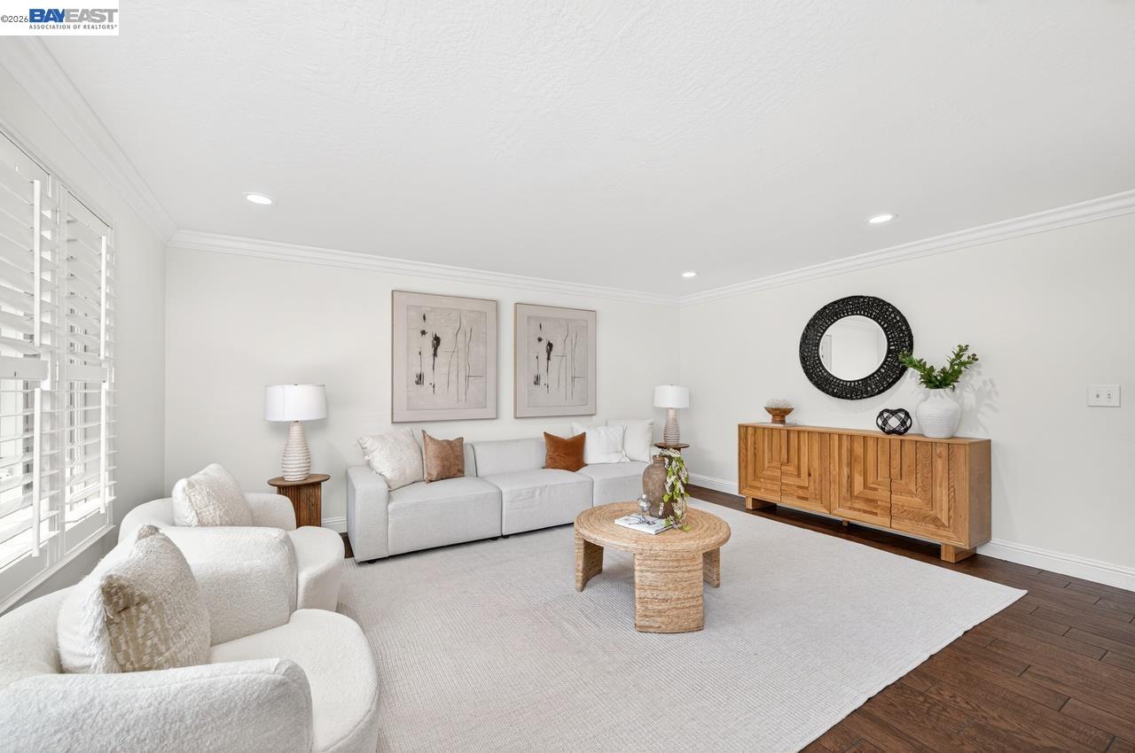 6857 Penn Dr