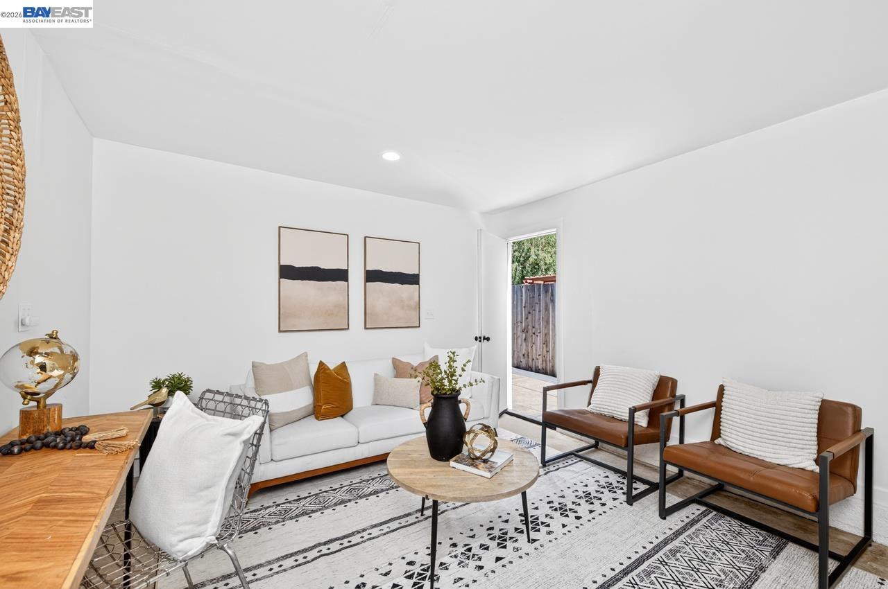 6857 Penn Dr