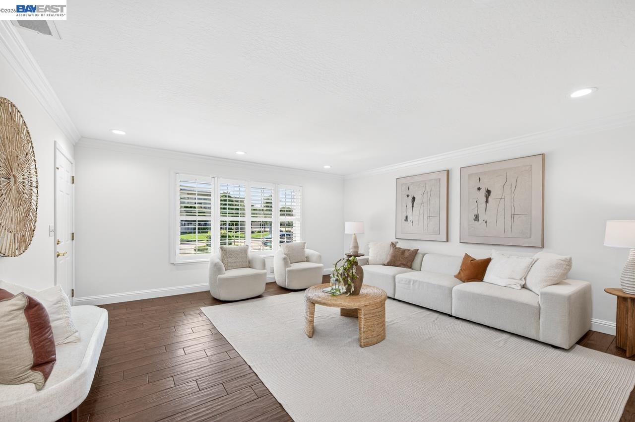 6857 Penn Dr