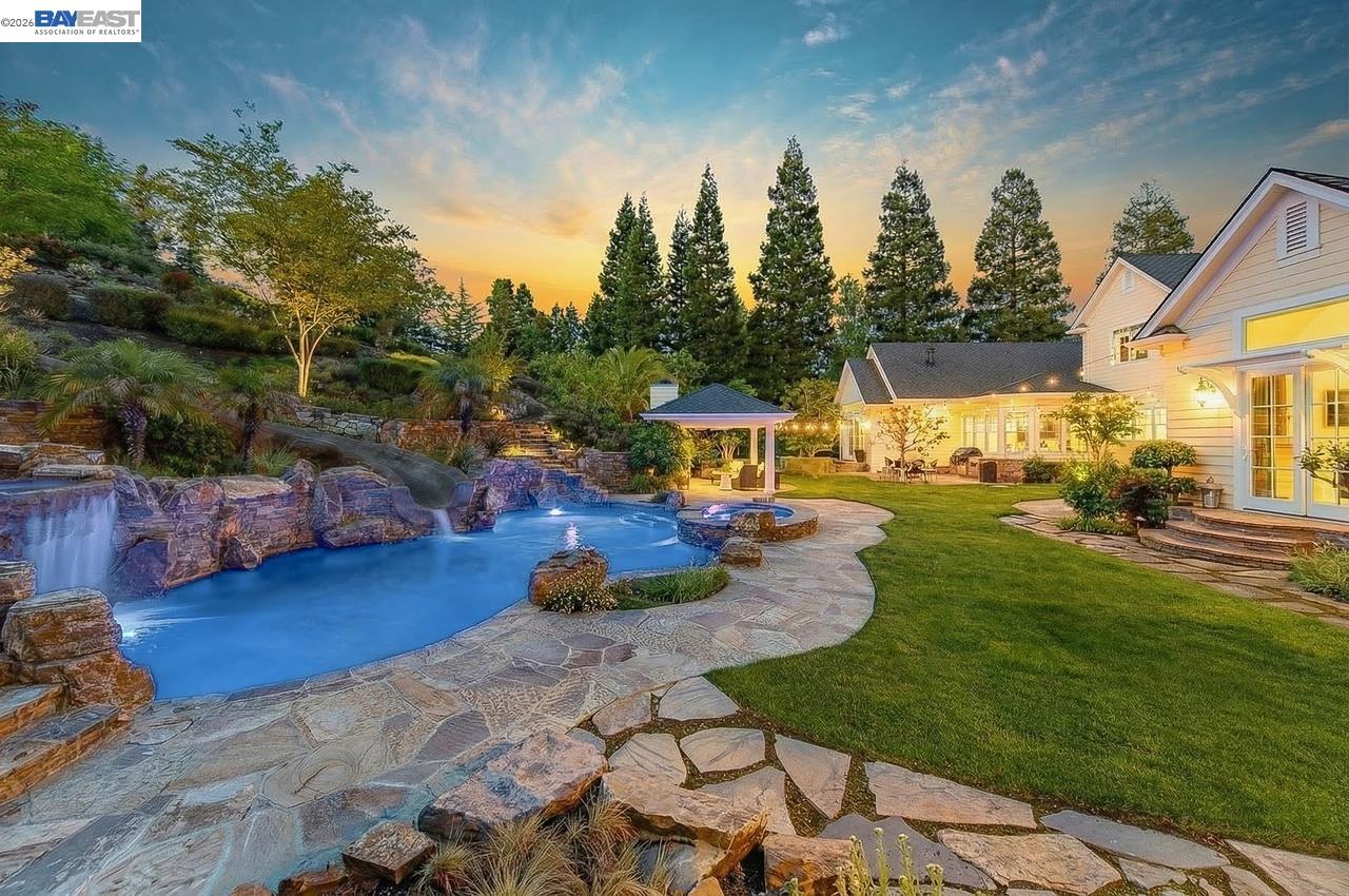 862 Gray Fox Cir