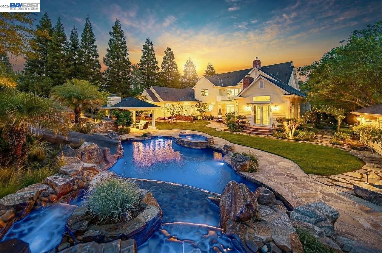 862 Gray Fox Cir