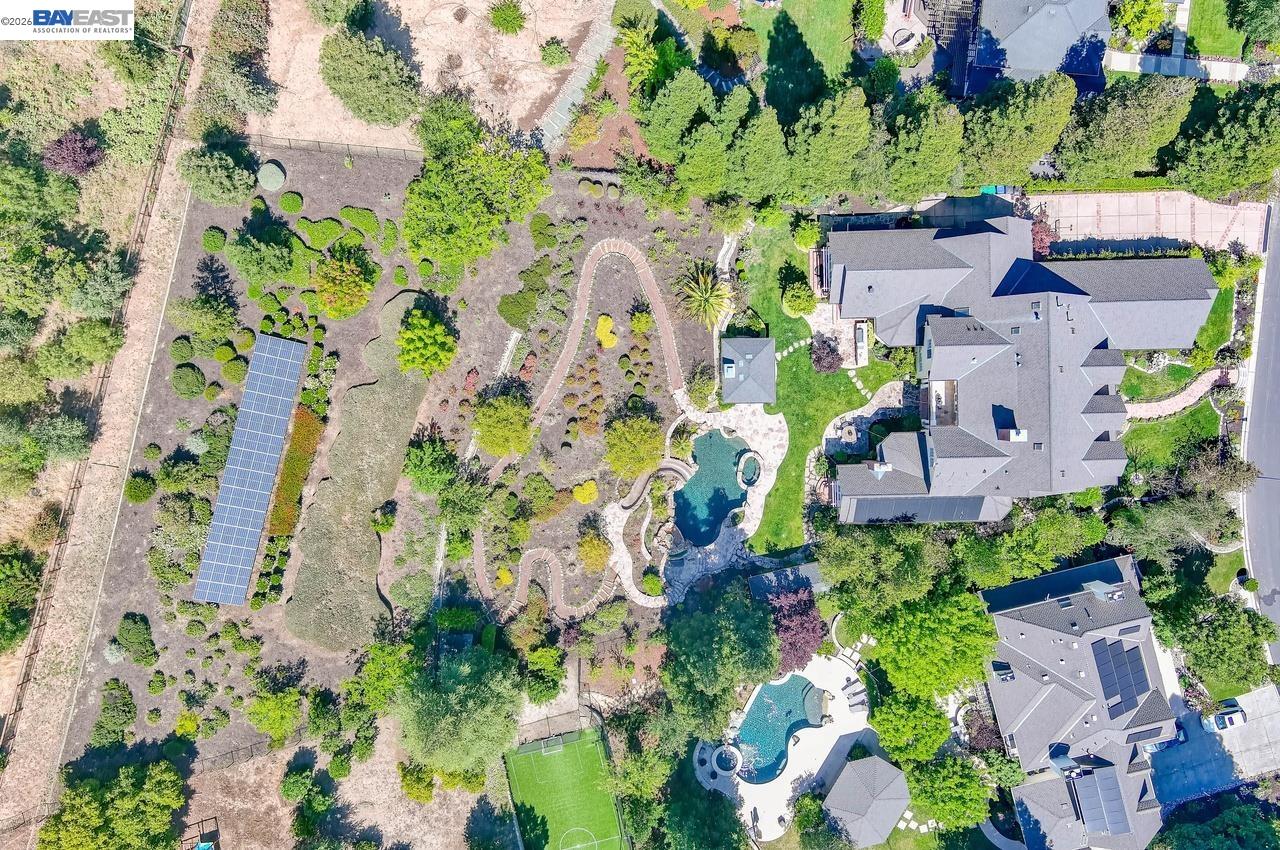 862 Gray Fox Cir