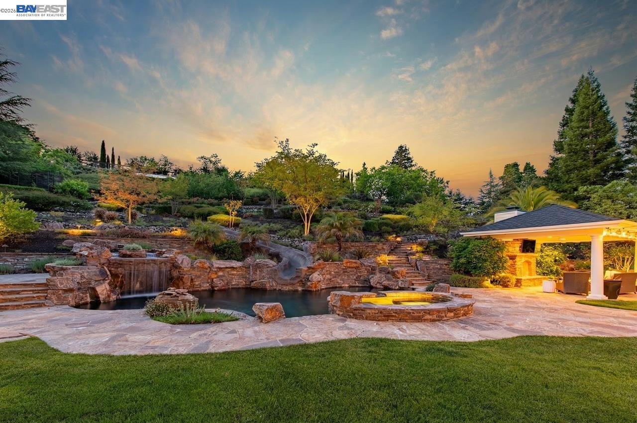 862 Gray Fox Cir