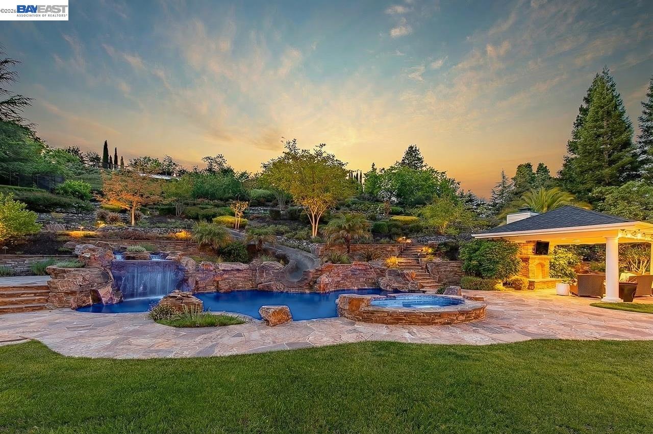 862 Gray Fox Cir