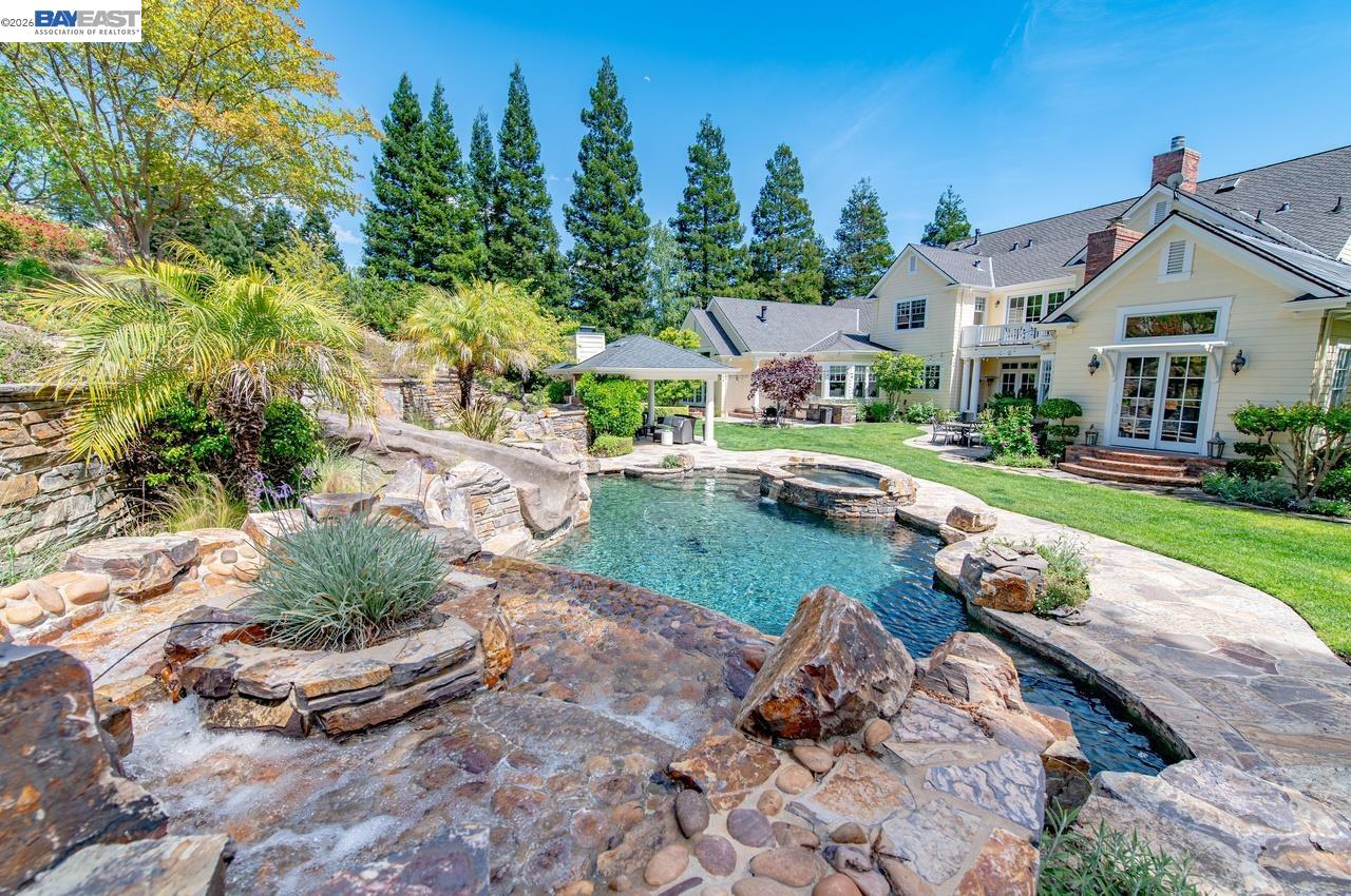 862 Gray Fox Cir