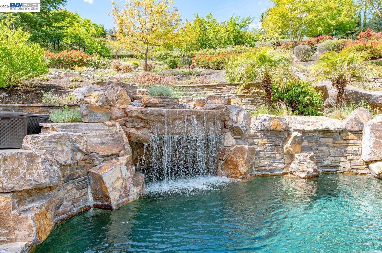 862 Gray Fox Cir