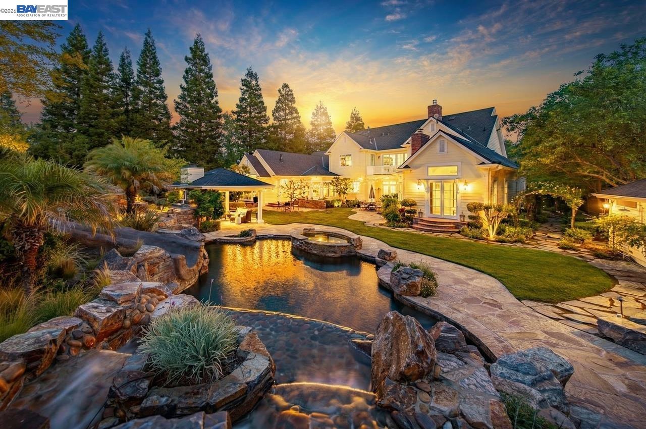 862 Gray Fox Cir