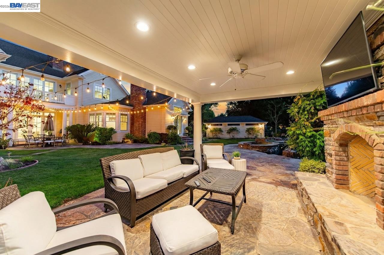862 Gray Fox Cir