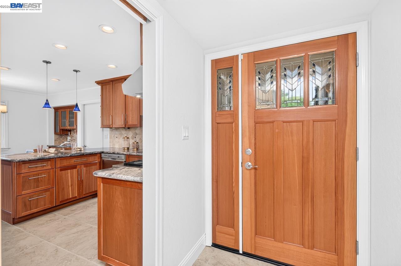6252 Robin Ct
