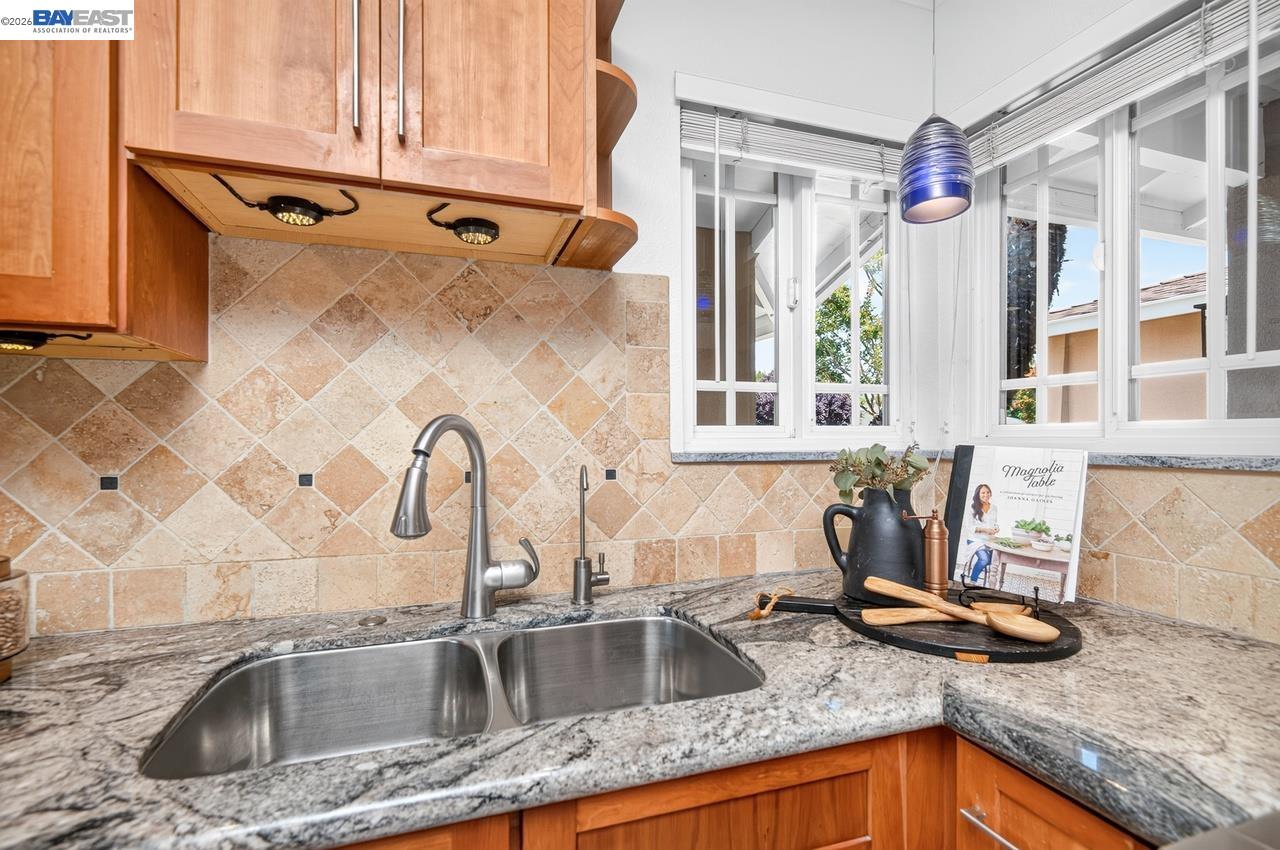 6252 Robin Ct