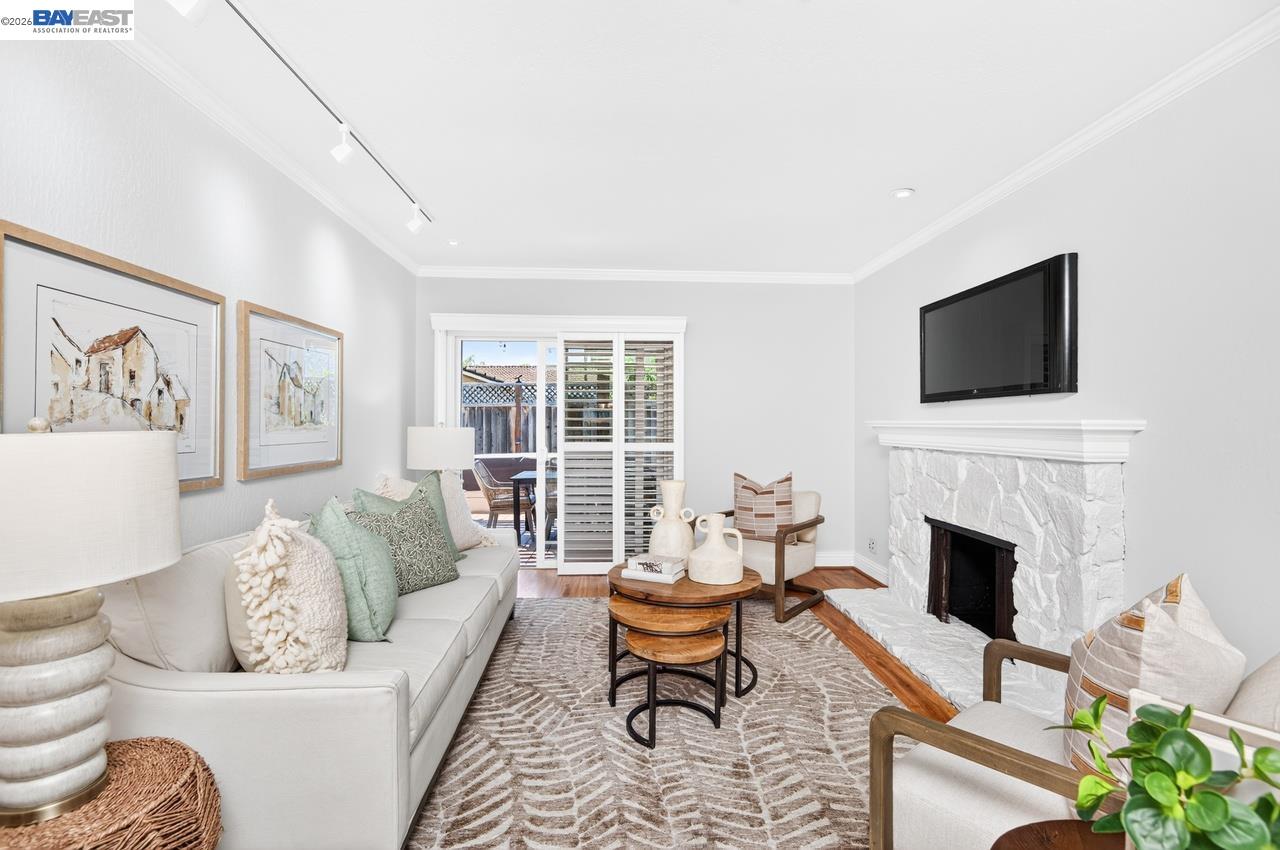 6252 Robin Ct