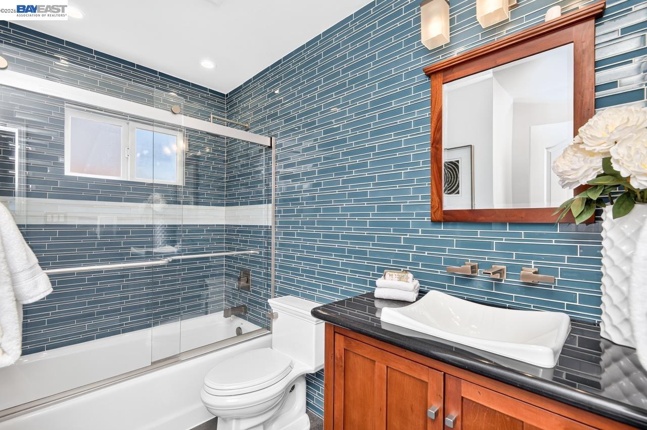 6252 Robin Ct
