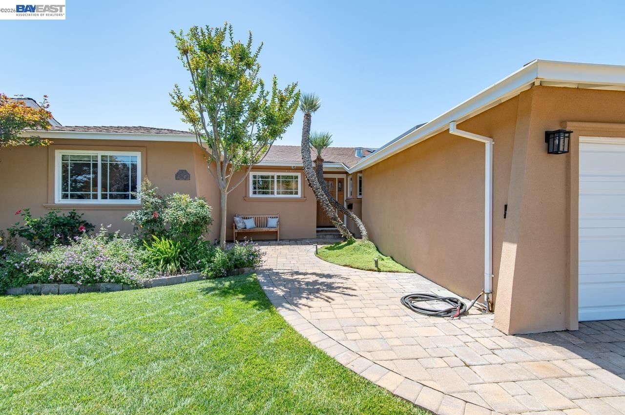 6252 Robin Ct