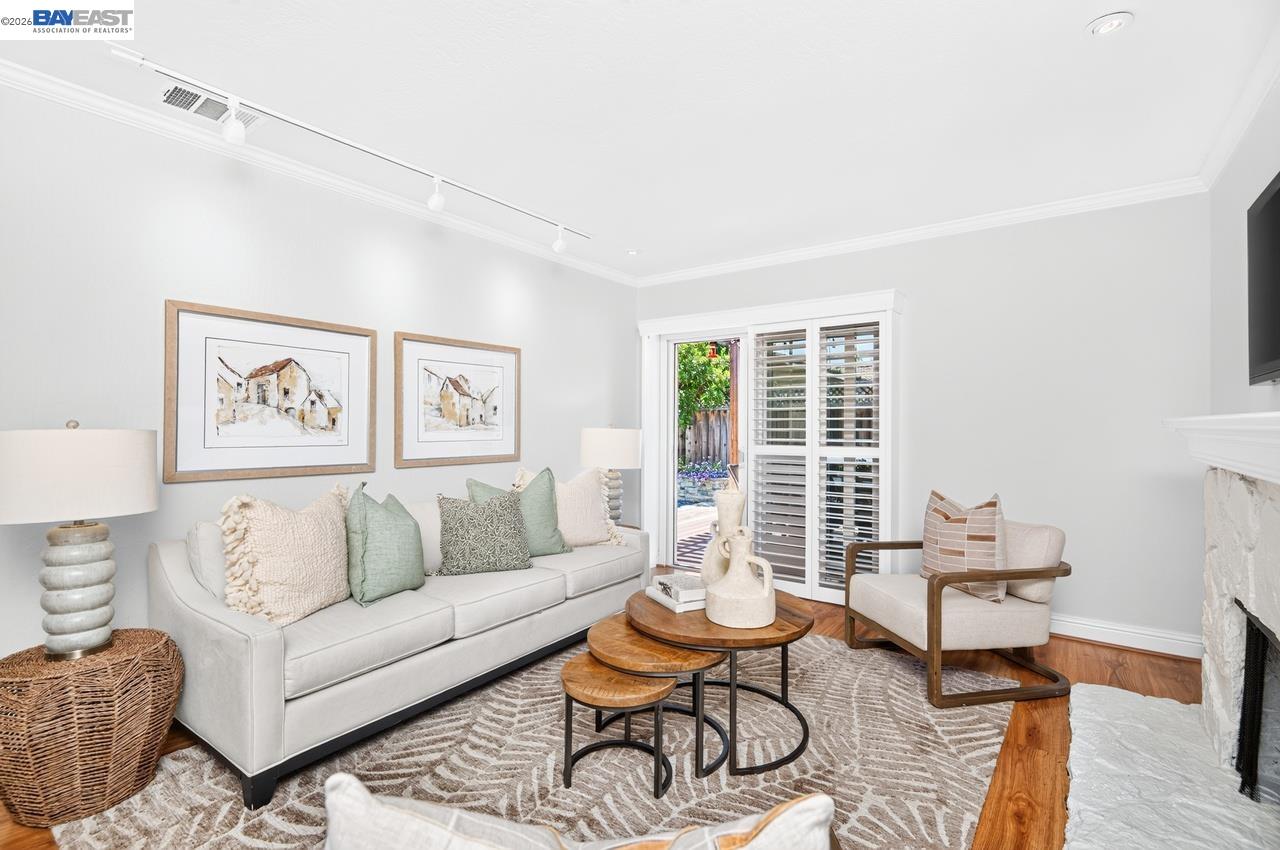 6252 Robin Ct