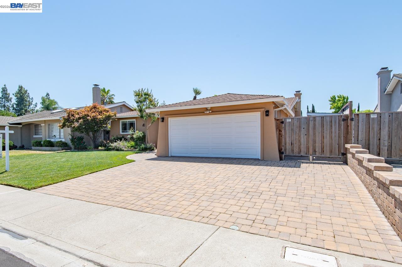 6252 Robin Ct