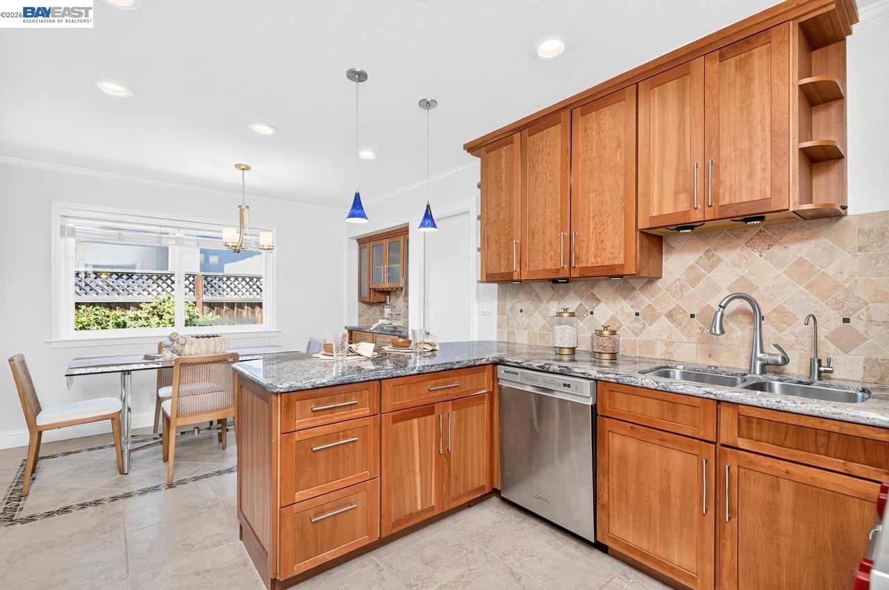 6252 Robin Ct