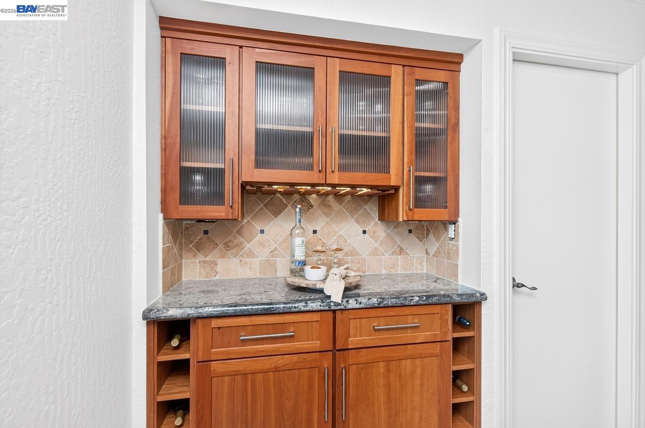 6252 Robin Ct