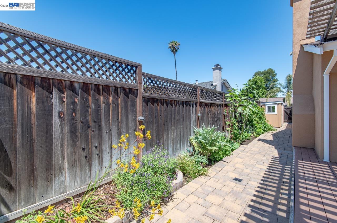 6252 Robin Ct