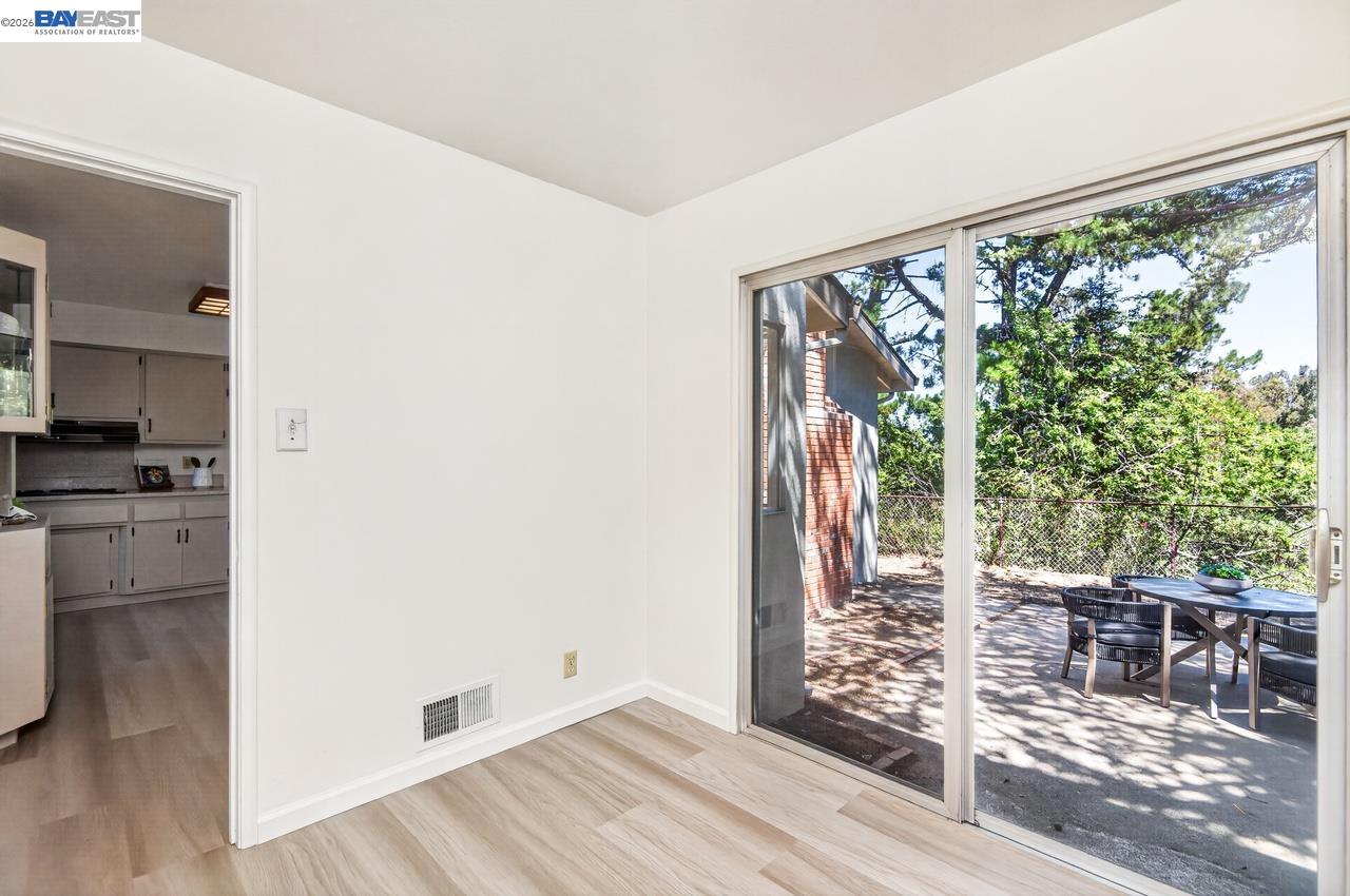 3510 Bridle Dr