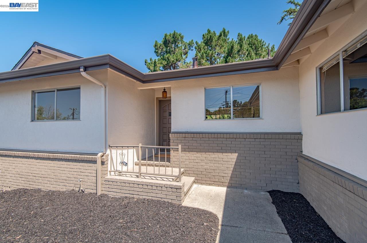 3510 Bridle Dr