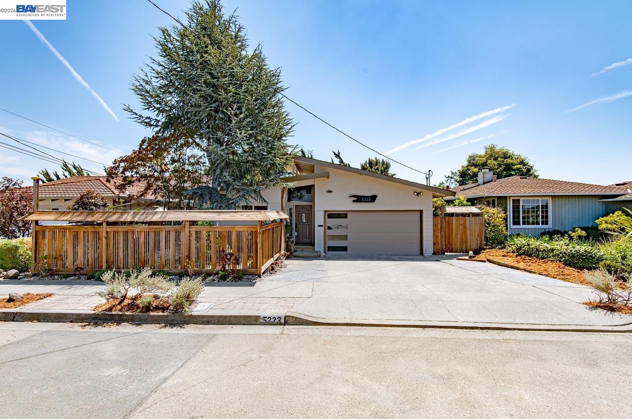 5223 Crane Ave
