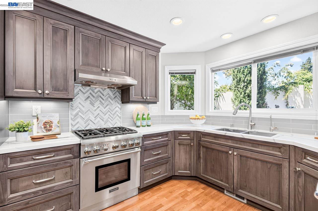 282 Del Valle Ct