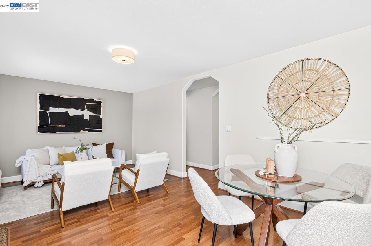282 Del Valle Ct