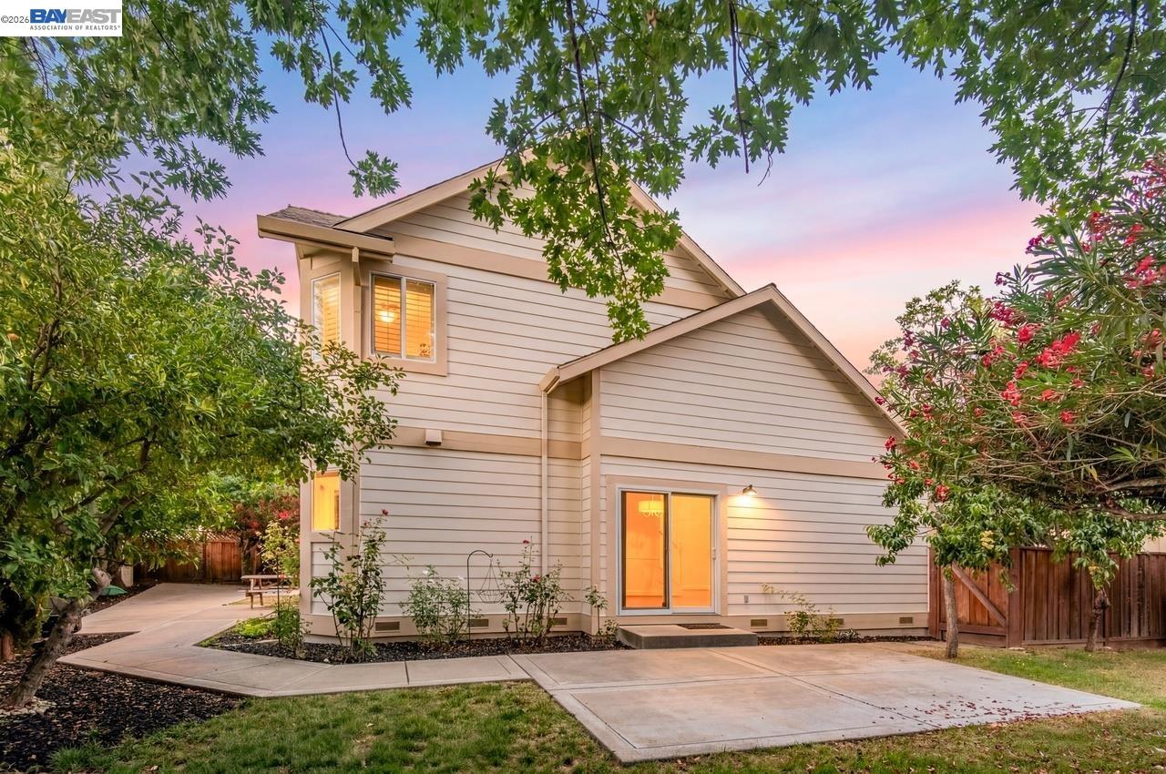 282 Del Valle Ct