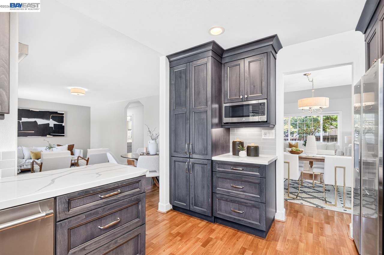 282 Del Valle Ct