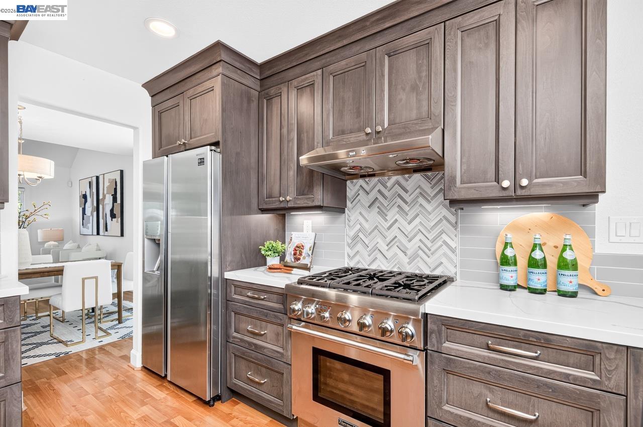 282 Del Valle Ct