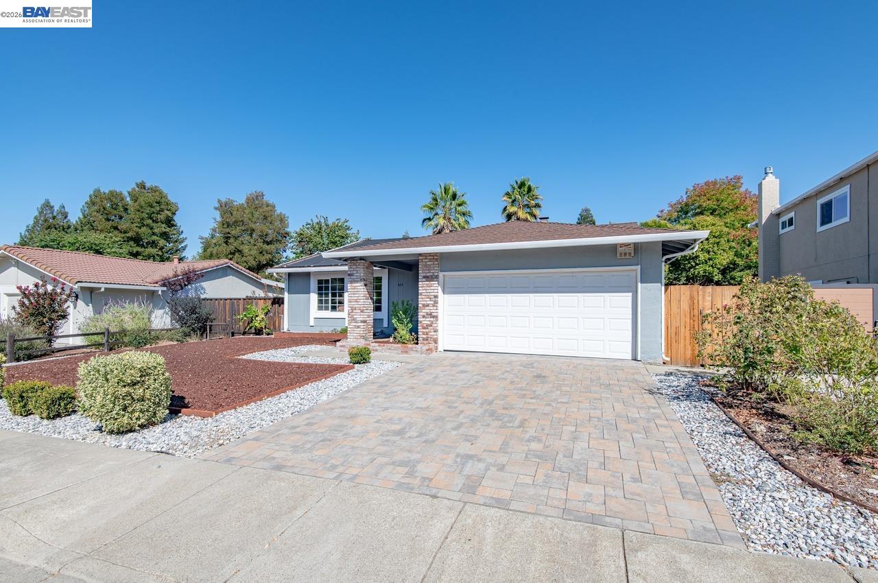 824 Sylvaner Dr